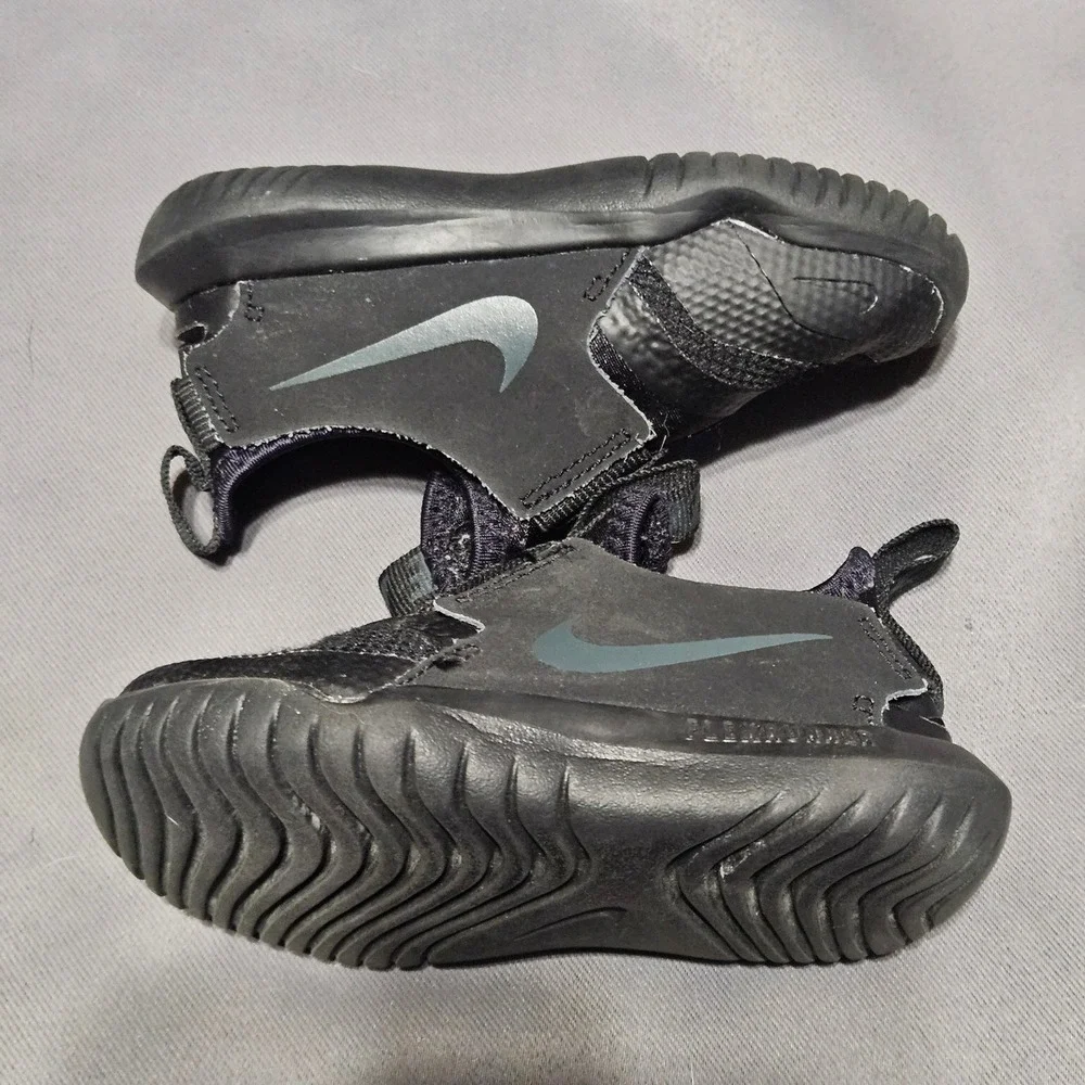 Nike Flex Runner Toddler Boys Shoes Black AT4665-003 Size‎ 7C Slip On Sneakers